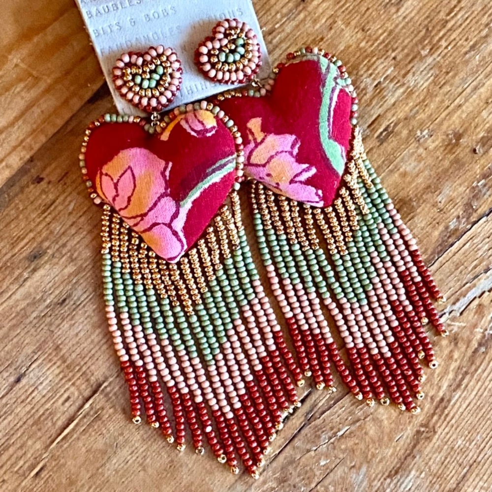 🌺🎉HP🎉🌺 NWT Anthropologie Deepa Beaded Heart Fringe Chandeliers - Picture 3 of 16